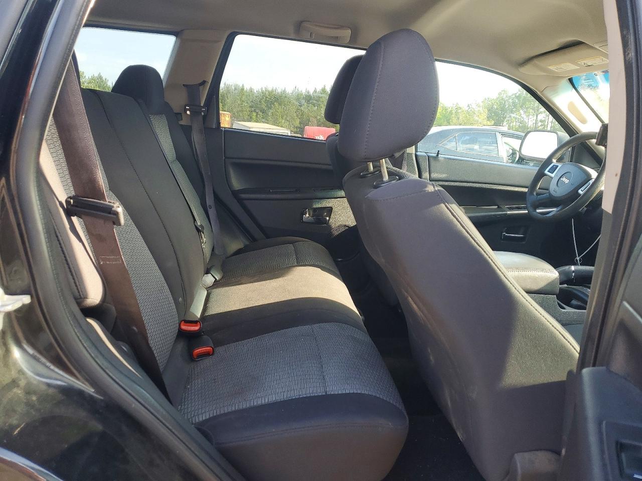 2010 JEEP GRAND CHEROKEE LAREDO photo 19