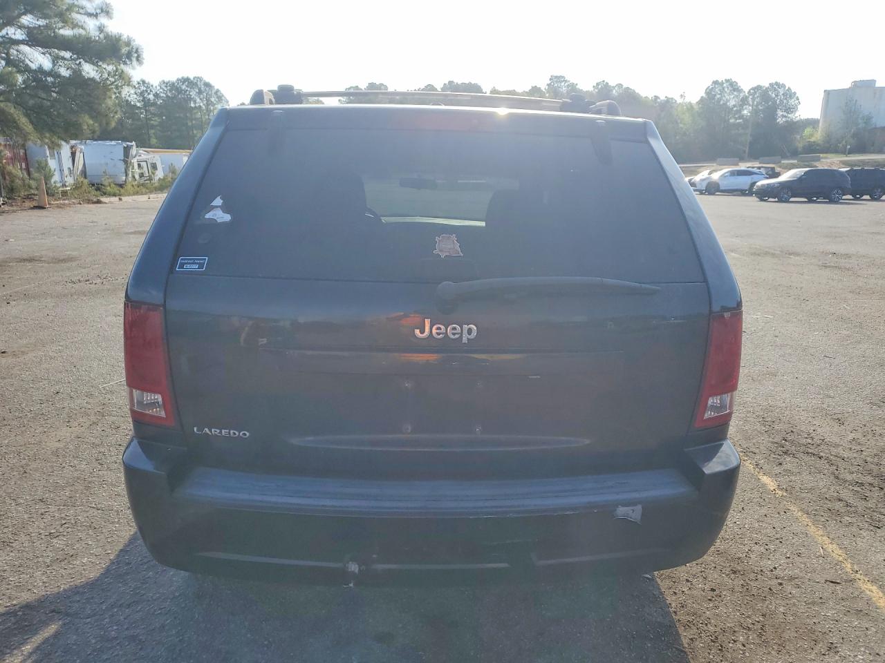 2010 JEEP GRAND CHEROKEE LAREDO photo 11