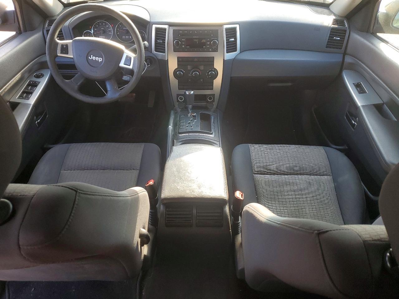 2010 JEEP GRAND CHEROKEE LAREDO photo 15