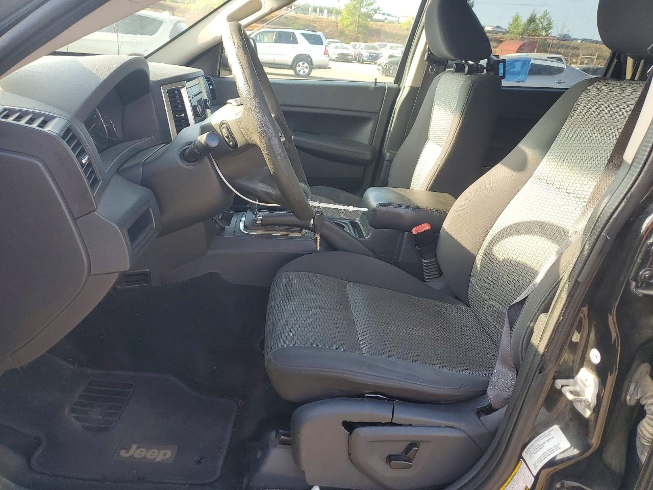 2010 JEEP GRAND CHEROKEE LAREDO photo 13