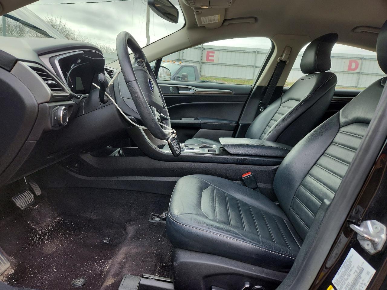 2017 FORD FUSION SE photo 19
