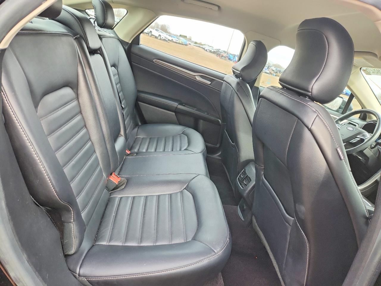 2017 FORD FUSION SE photo 28