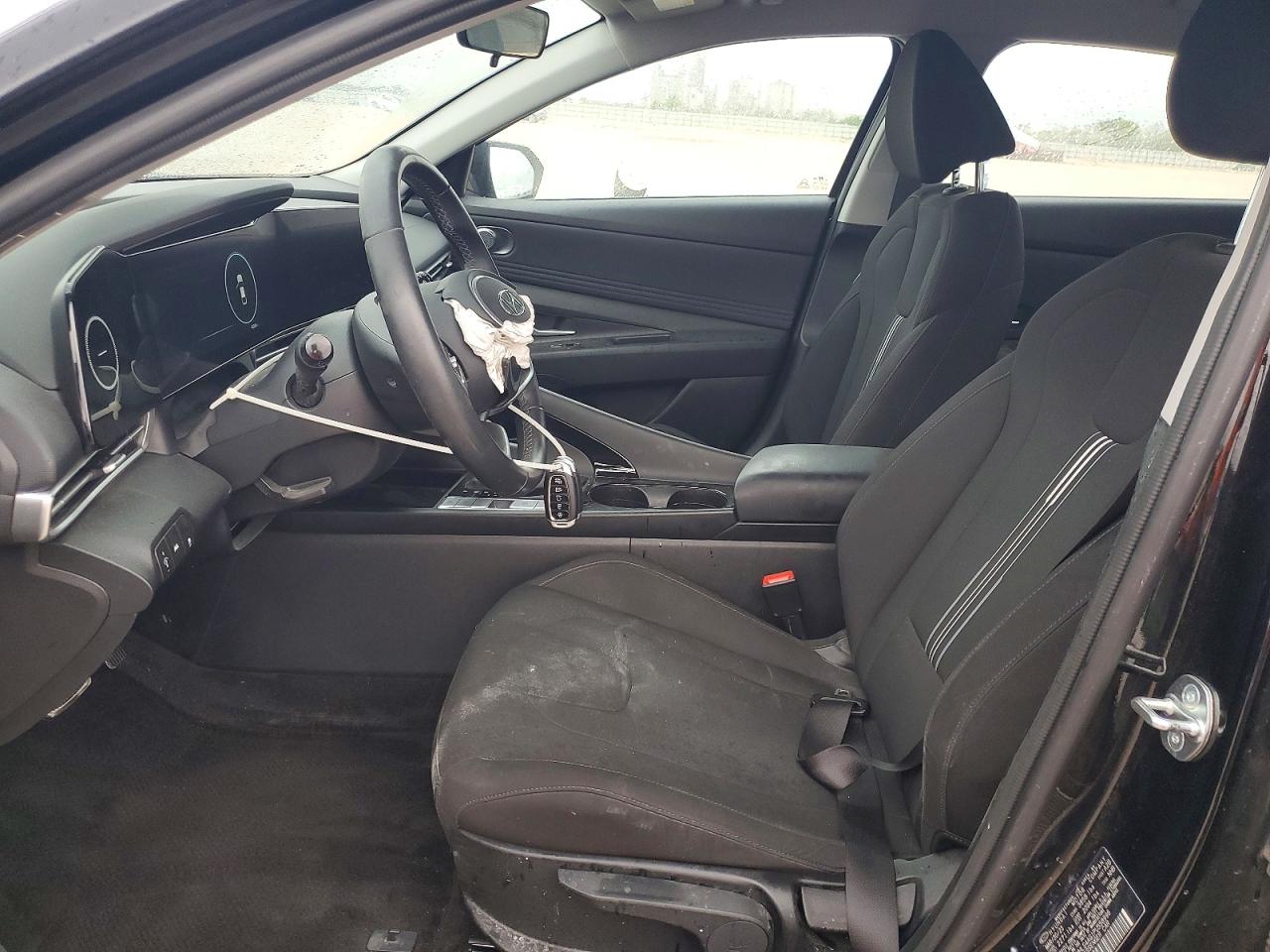 2023 HYUNDAI ELANTRA SEL photo 7