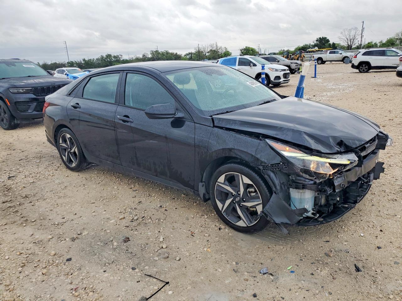 2023 HYUNDAI ELANTRA SEL photo 4
