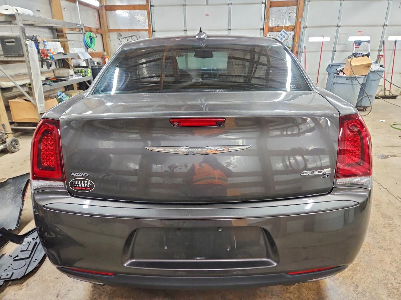 2016 CHRYSLER 300 S photo 16