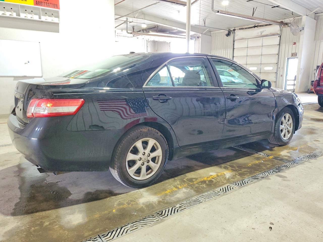 2011 TOYOTA CAMRY LE photo 7