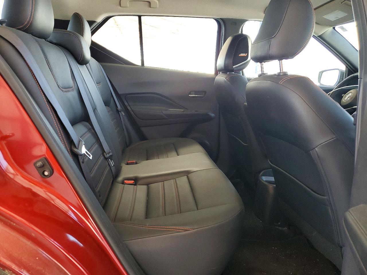2019 NISSAN KICKS SR photo 10