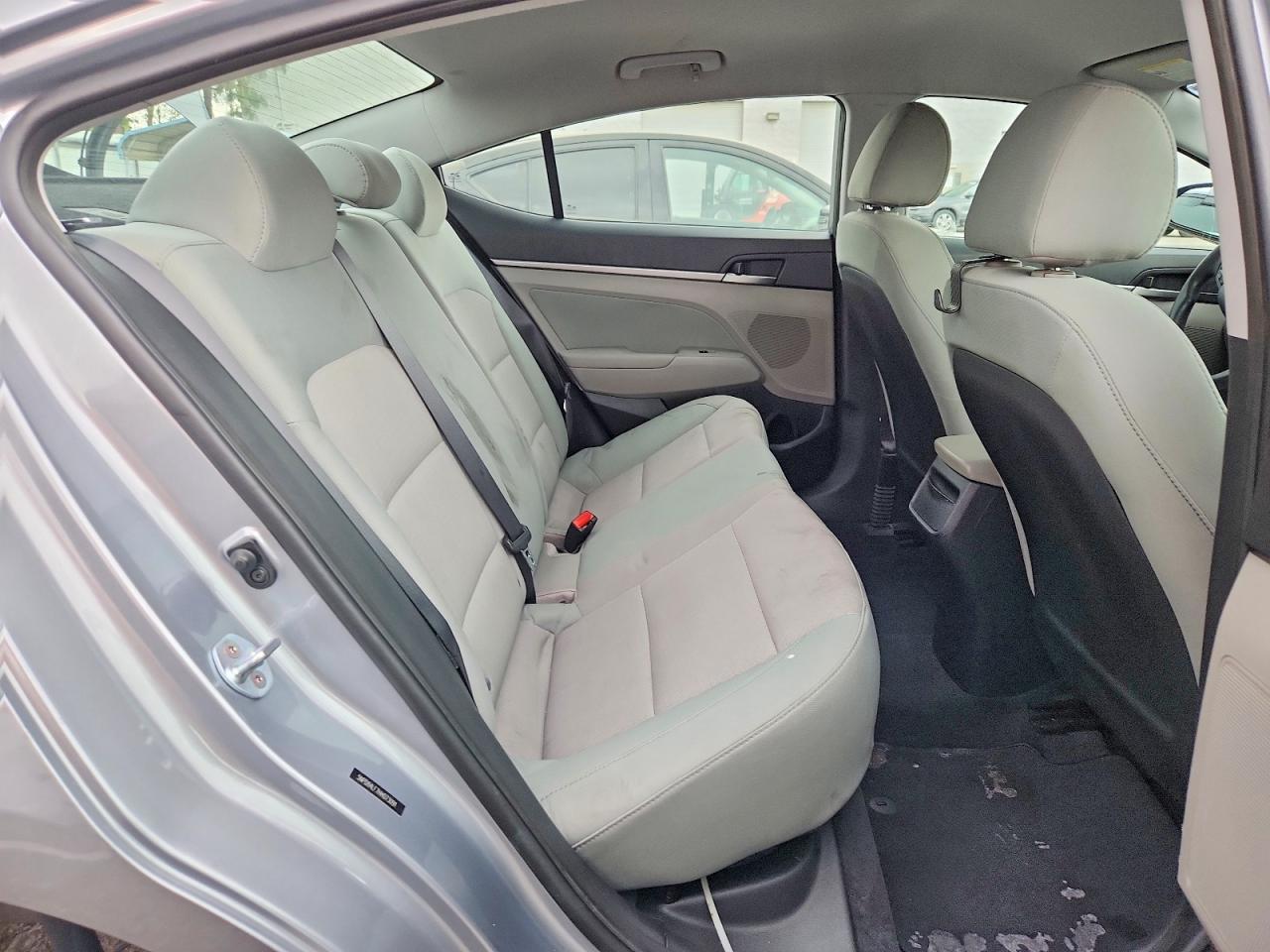 2017 HYUNDAI ELANTRA SE photo 19