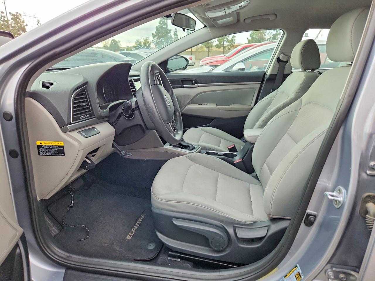 2017 HYUNDAI ELANTRA SE photo 13