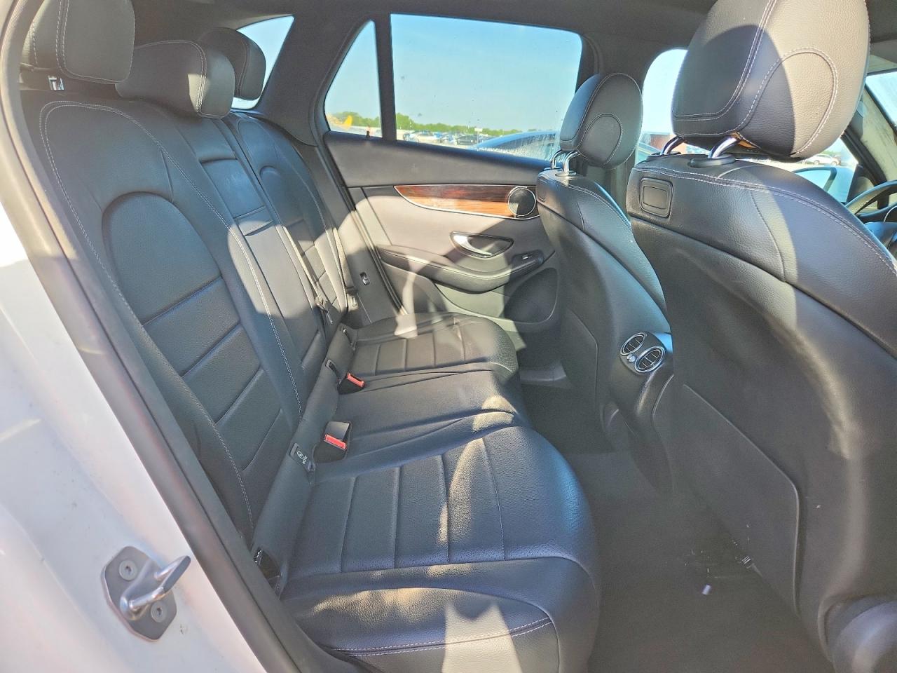2018 MERCEDES-BENZ GLC 300 photo 21