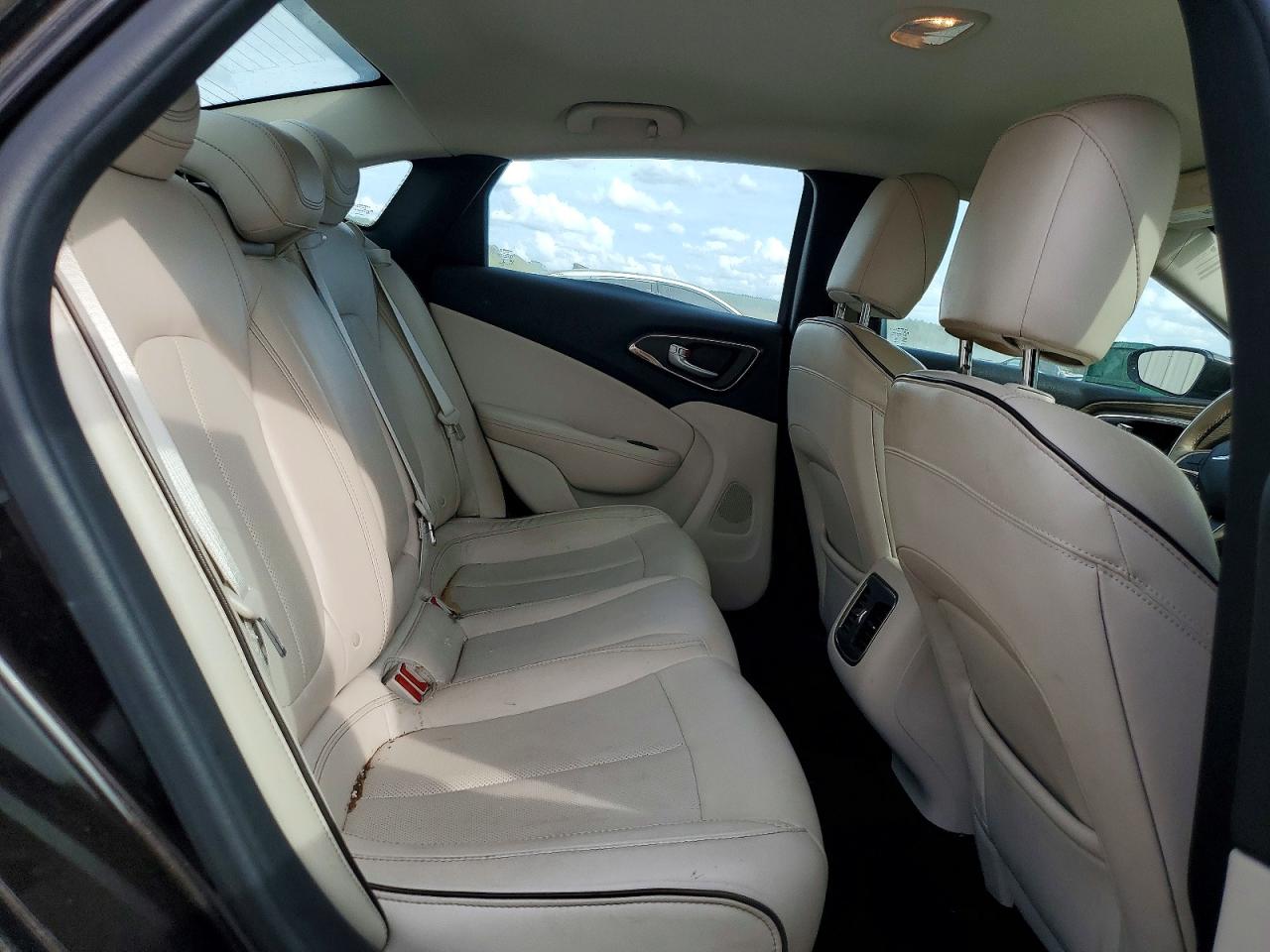 2015 CHRYSLER 200 C photo 19