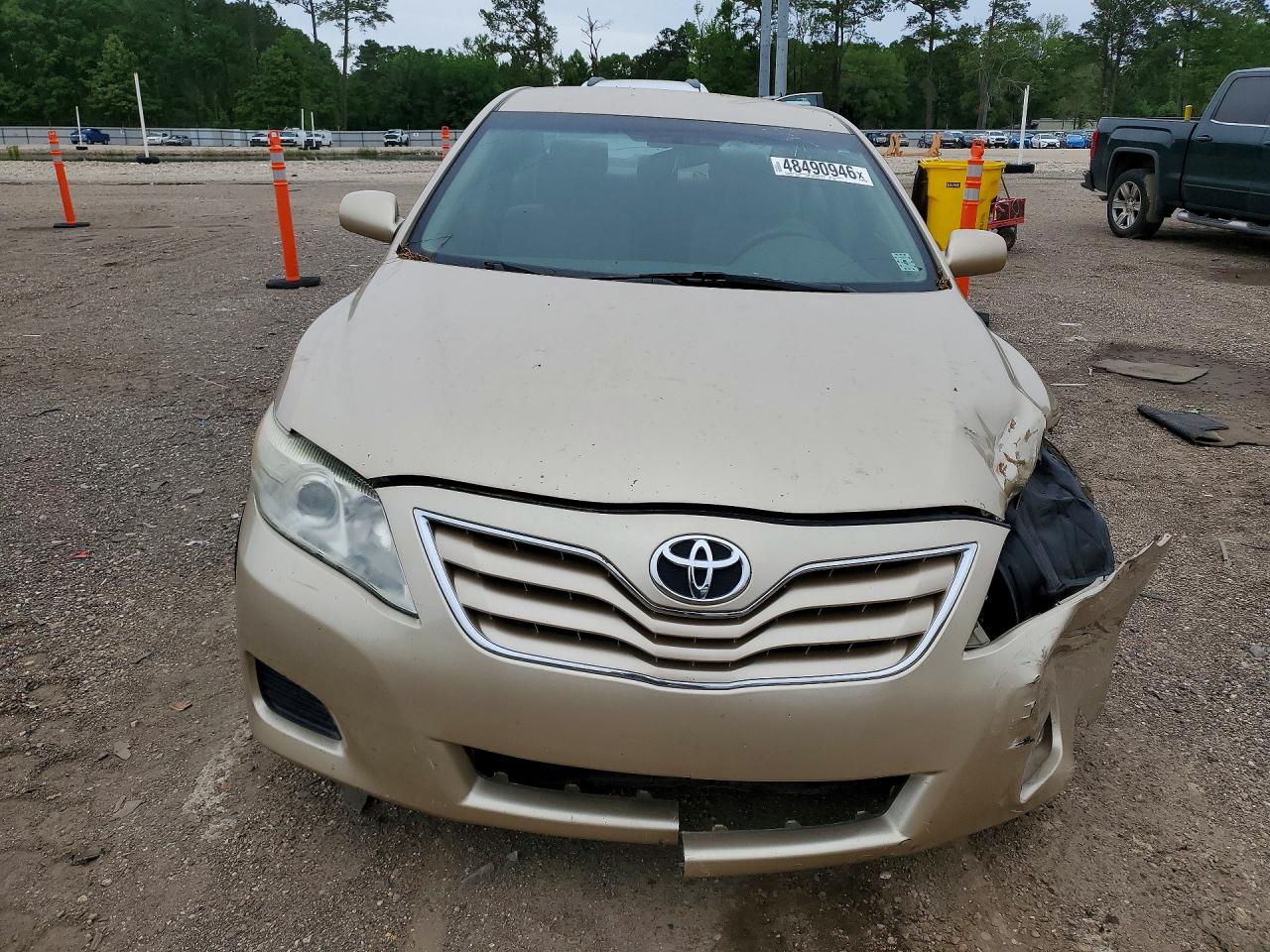 2011 TOYOTA CAMRY LE photo 9
