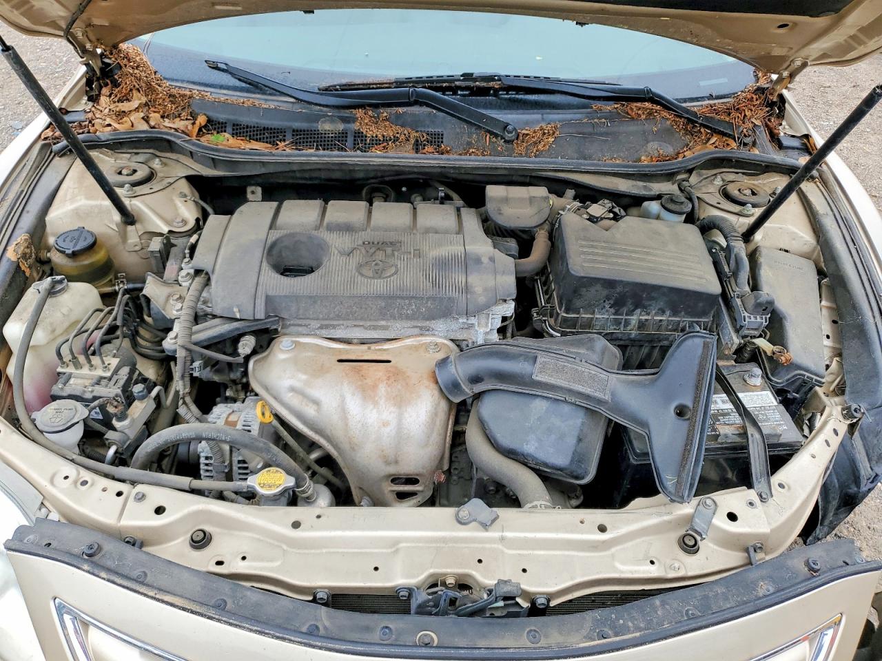 2011 TOYOTA CAMRY LE photo 21