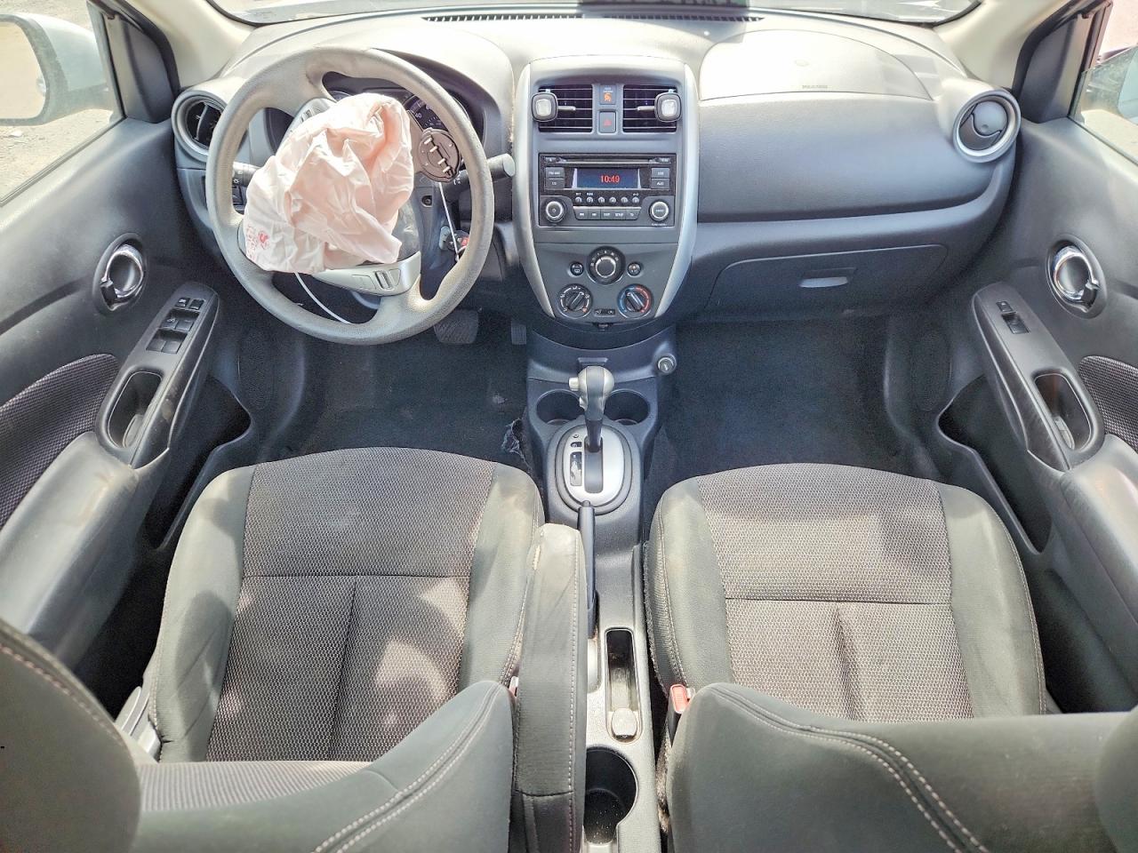 2018 NISSAN VERSA SV photo 22