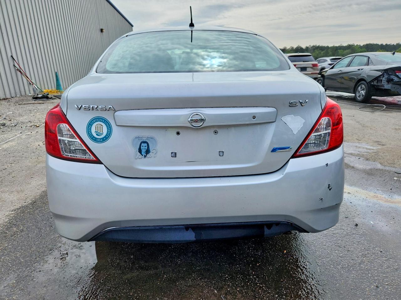 2018 NISSAN VERSA SV photo 16