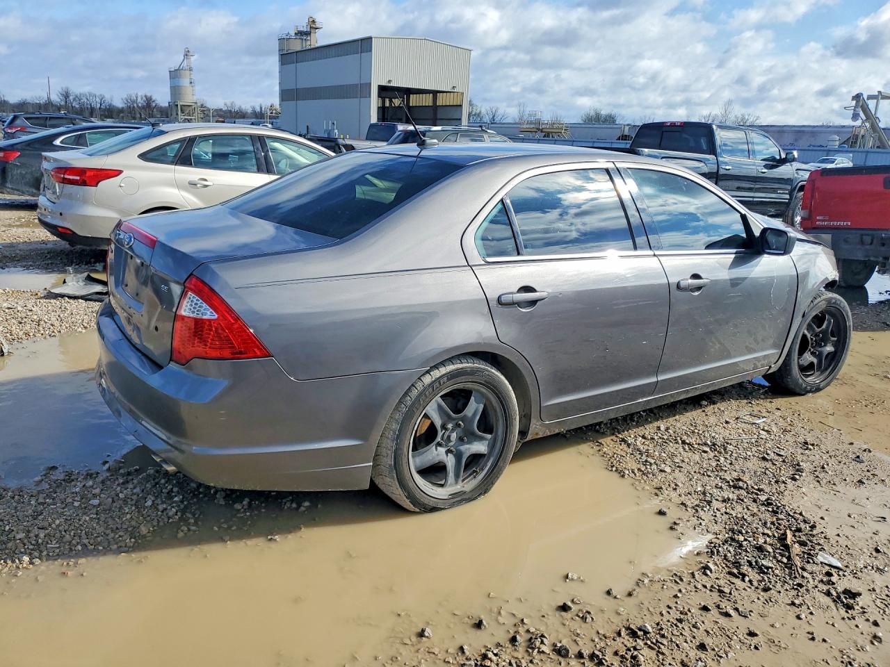 2011 FORD FUSION SE photo 3