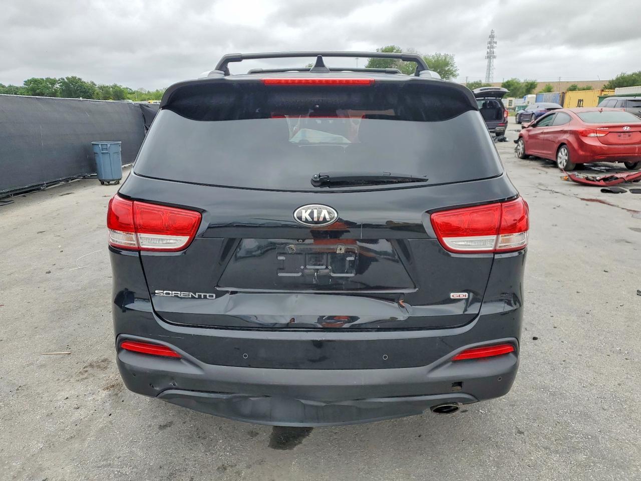 2016 KIA SORENTO LX photo 16