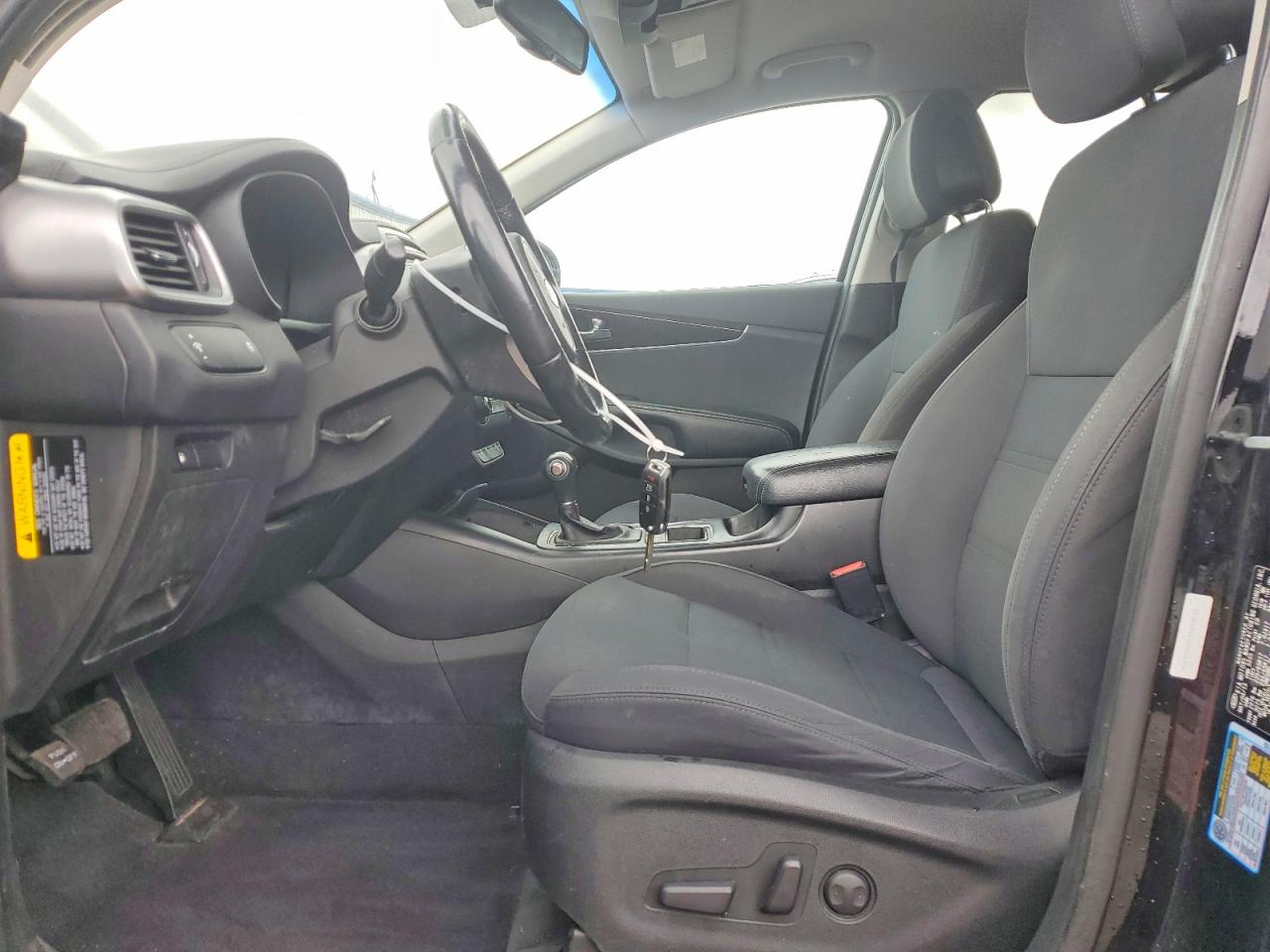 2016 KIA SORENTO LX photo 19