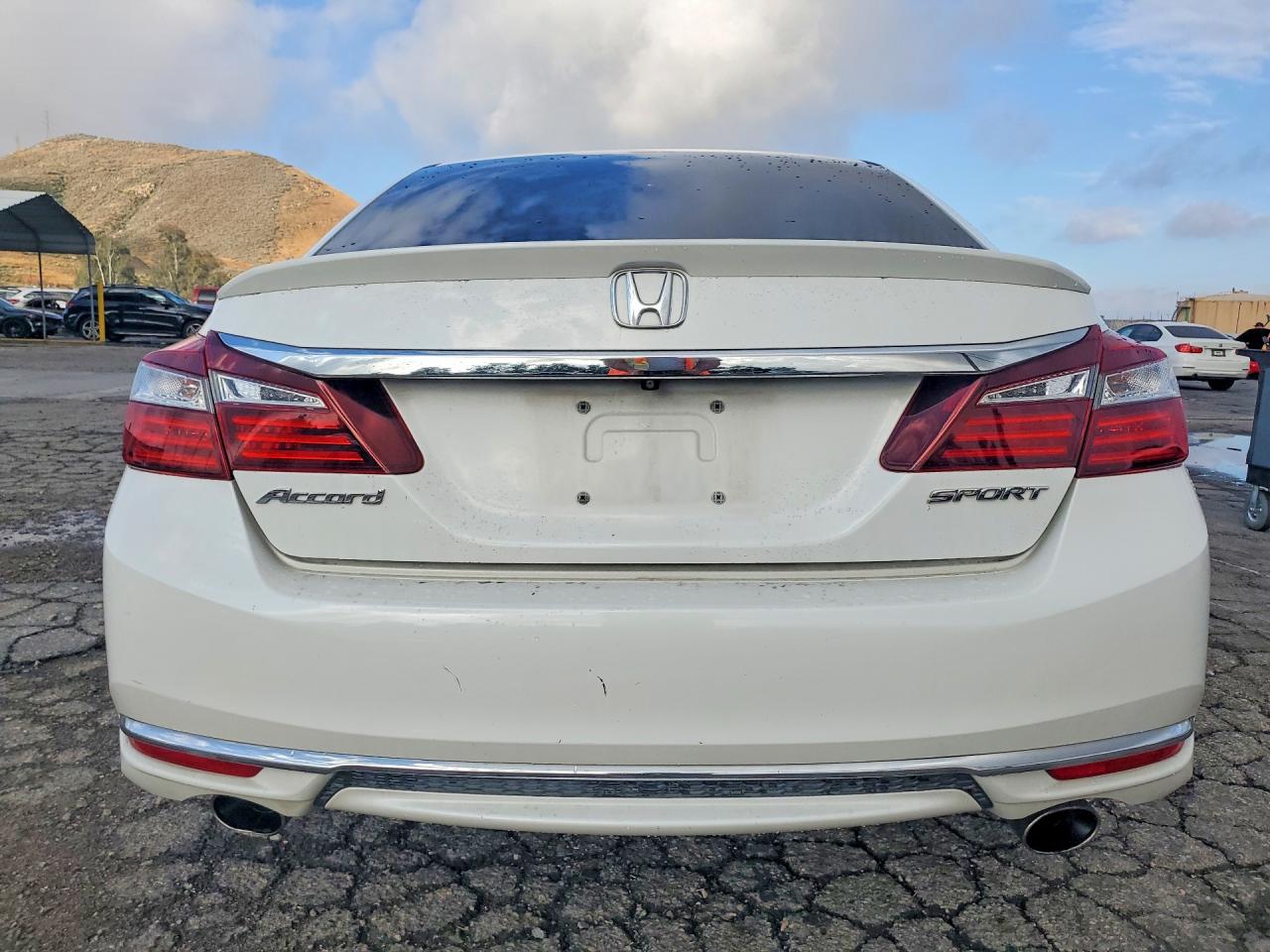 2016 HONDA ACCORD SPORT photo 11