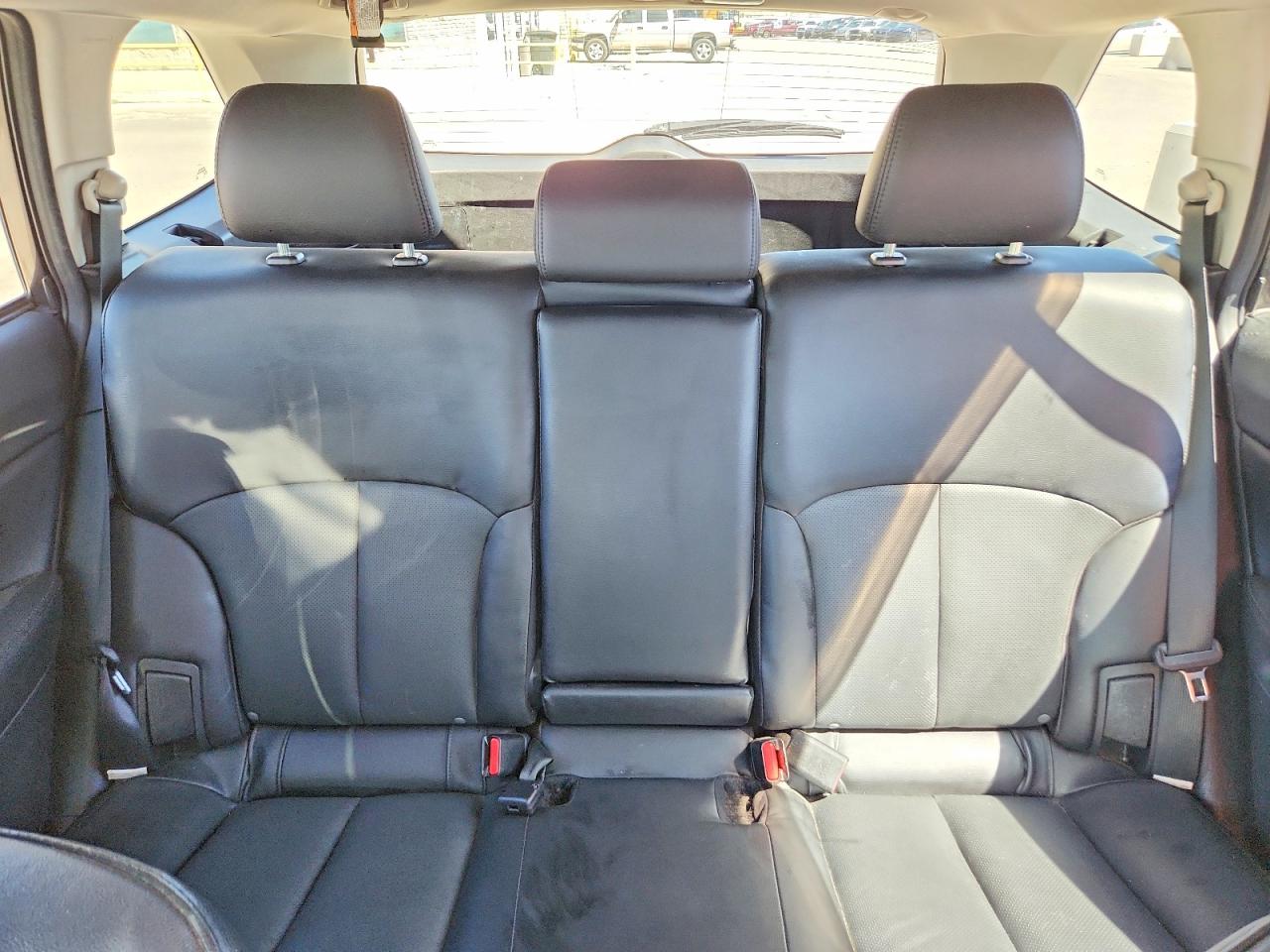 2011 SUBARU OUTBACK 3.6R LIMITED photo 19