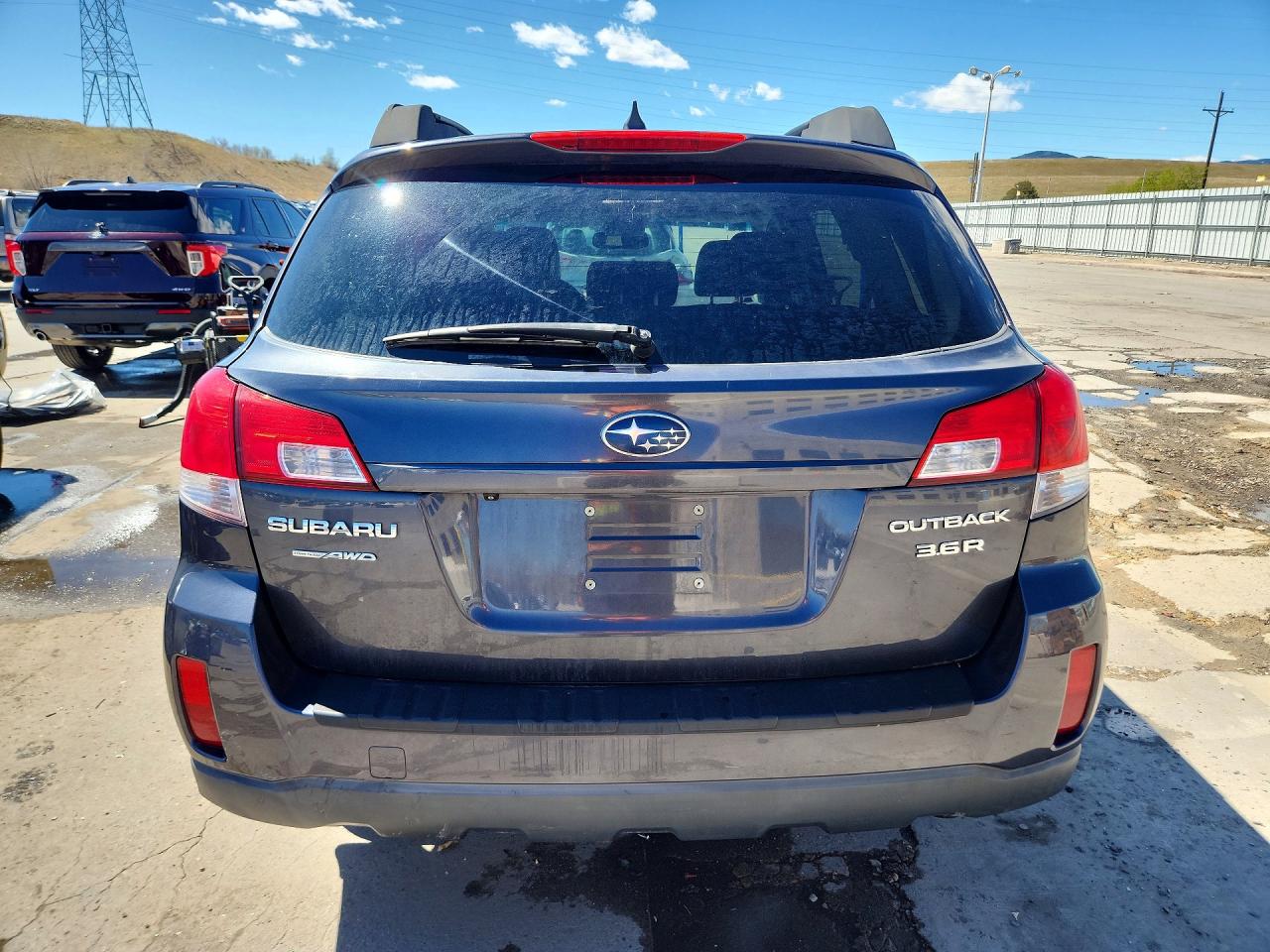 2011 SUBARU OUTBACK 3.6R LIMITED photo 11