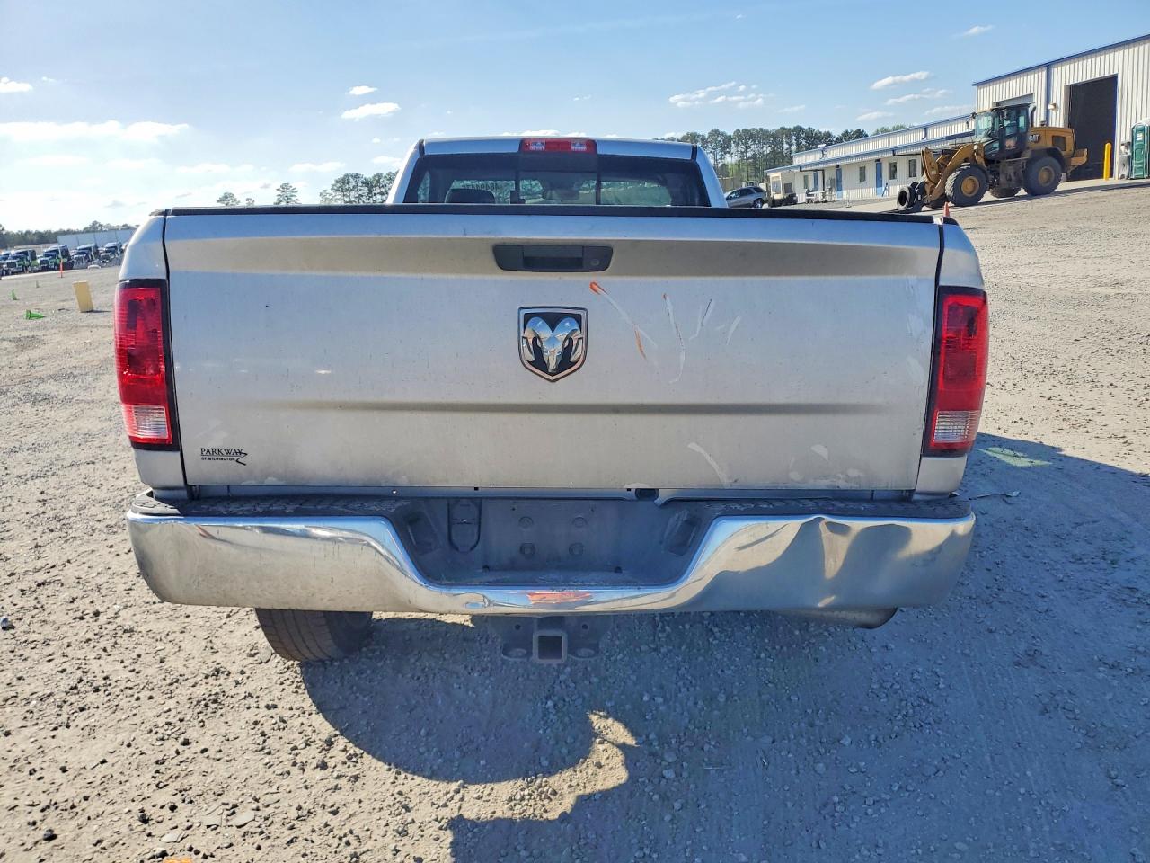 2014 RAM 1500 ST photo 11