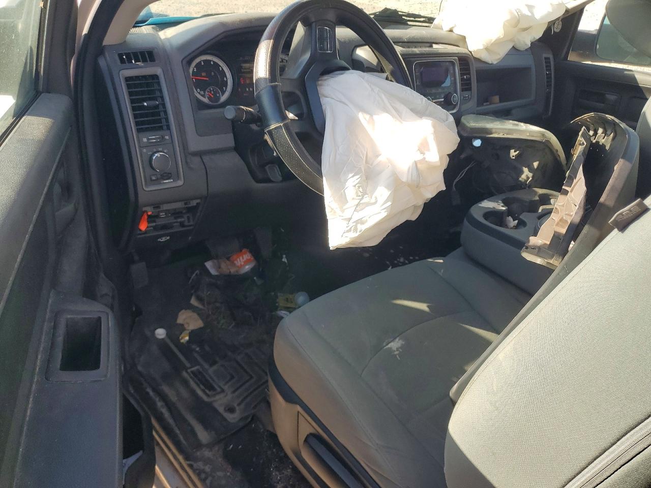 2014 RAM 1500 ST photo 15