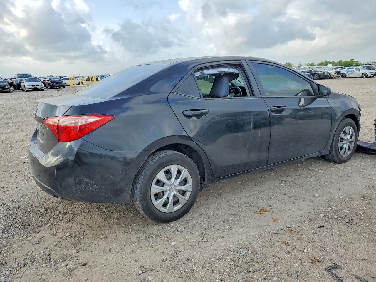 2017 TOYOTA COROLLA L photo 5