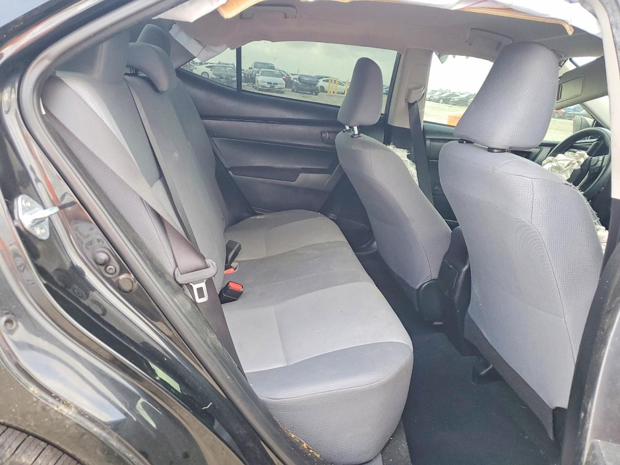2017 TOYOTA COROLLA L photo 19