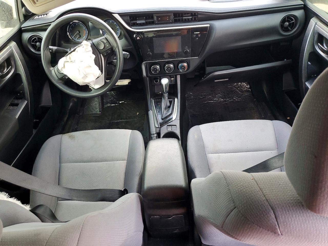 2017 TOYOTA COROLLA L photo 15