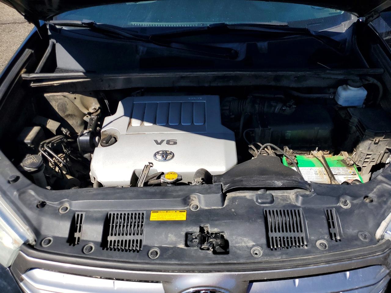 2013 TOYOTA HIGHLANDER BASE photo 12