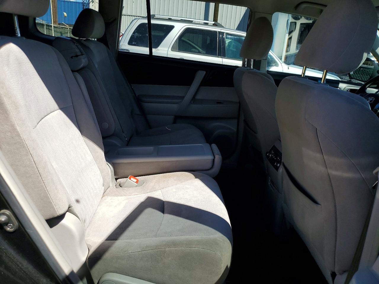 2013 TOYOTA HIGHLANDER BASE photo 11