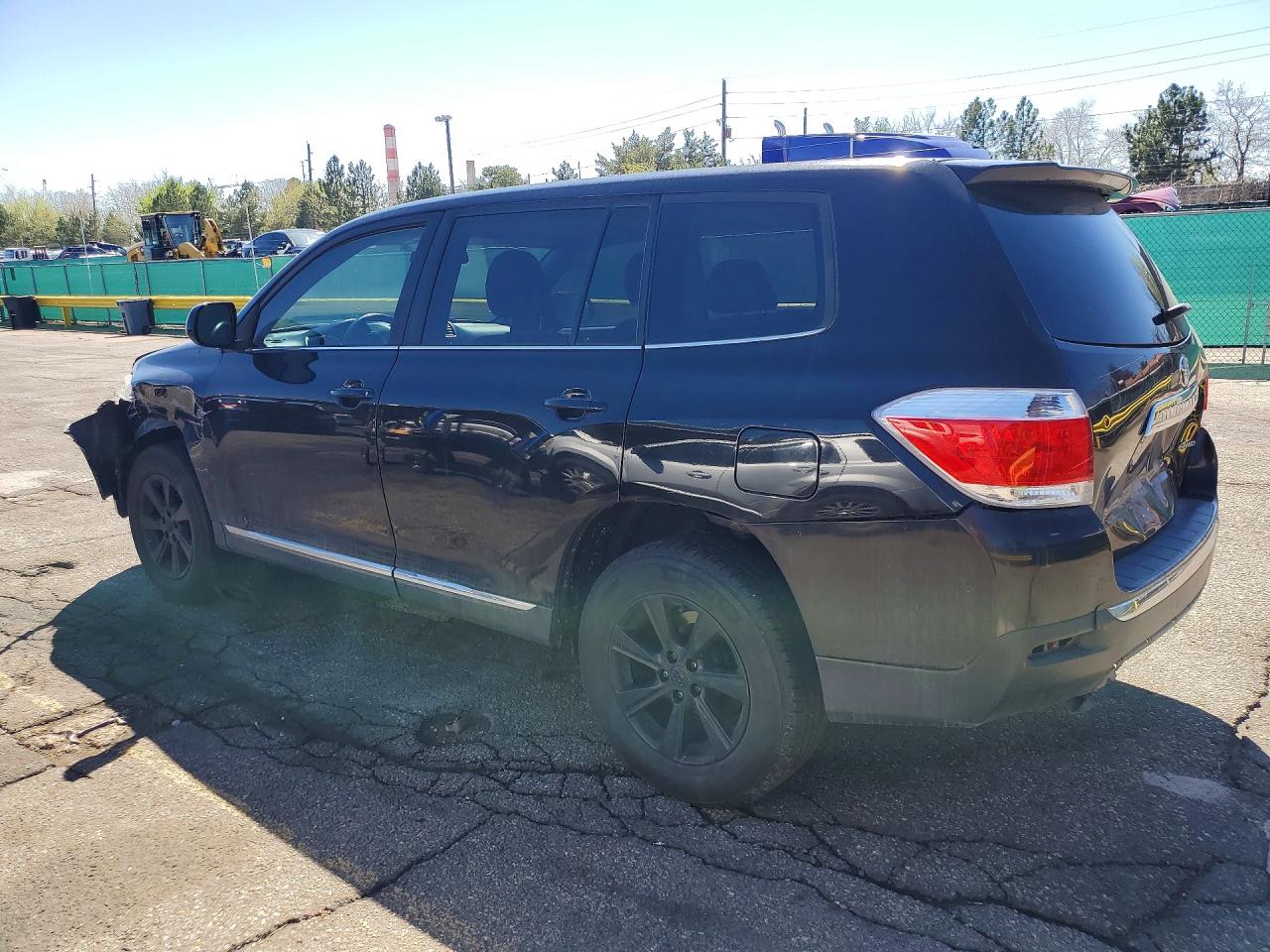 2013 TOYOTA HIGHLANDER BASE photo 2