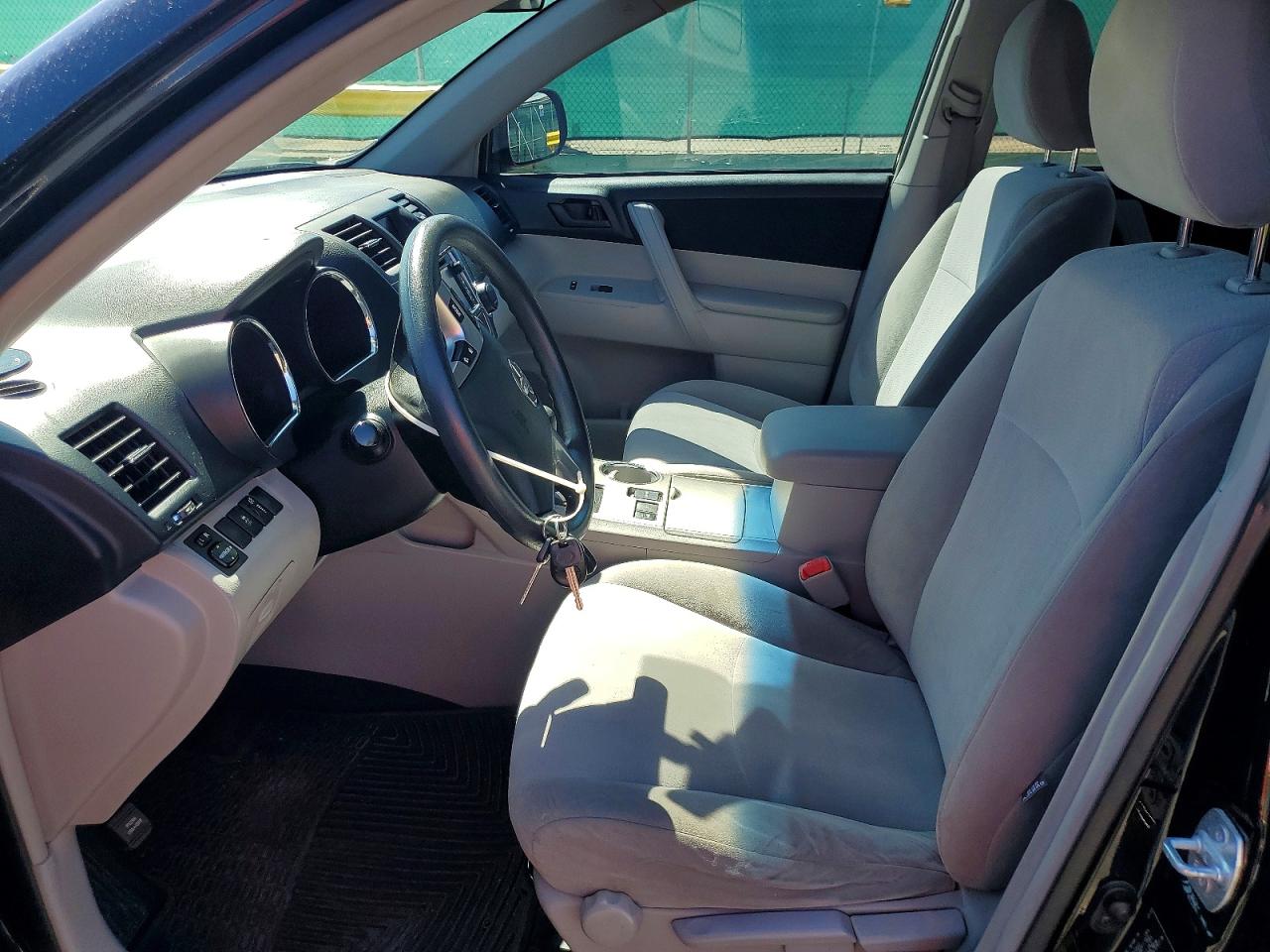 2013 TOYOTA HIGHLANDER BASE photo 7