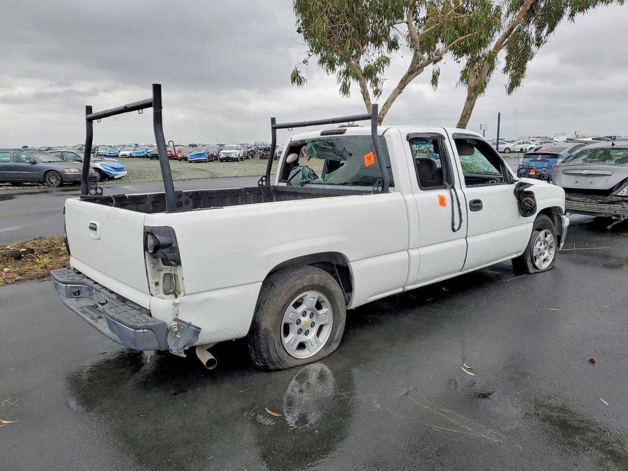 2002 CHEVROLET SILVERADO C1500 photo 5