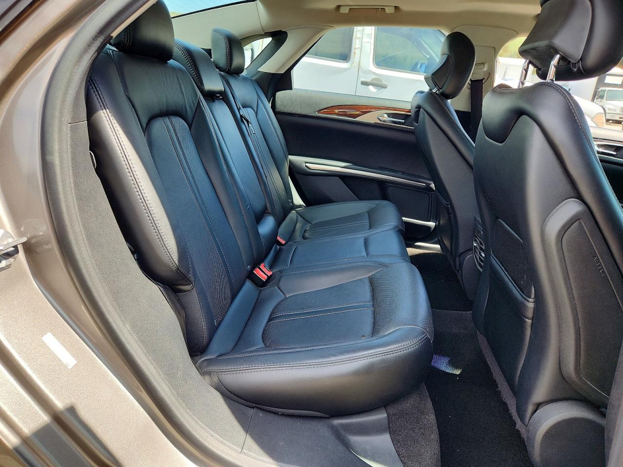 2015 LINCOLN MKZ HYBRID photo 19