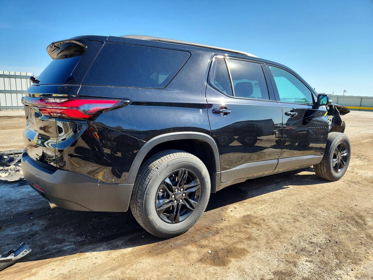 2023 CHEVROLET TRAVERSE LT photo 5