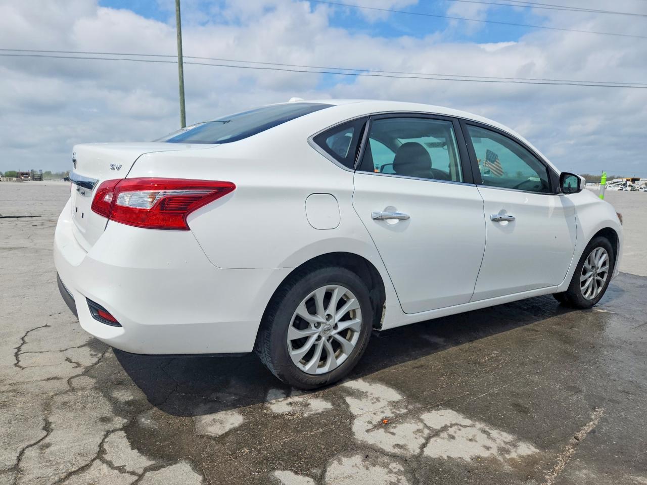 2019 NISSAN SENTRA SV photo 5
