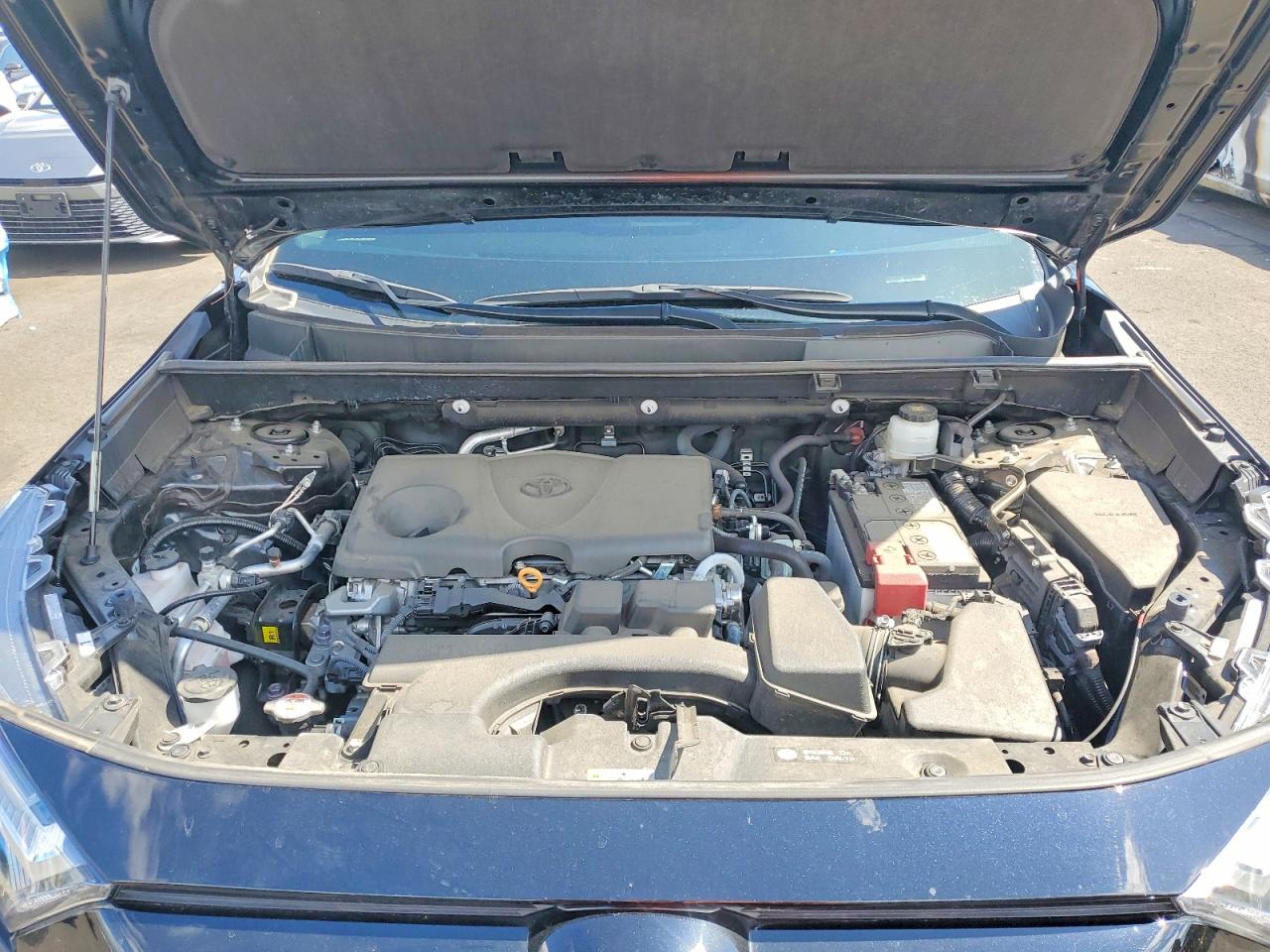 2024 TOYOTA RAV4 XLE PREMIUM photo 12