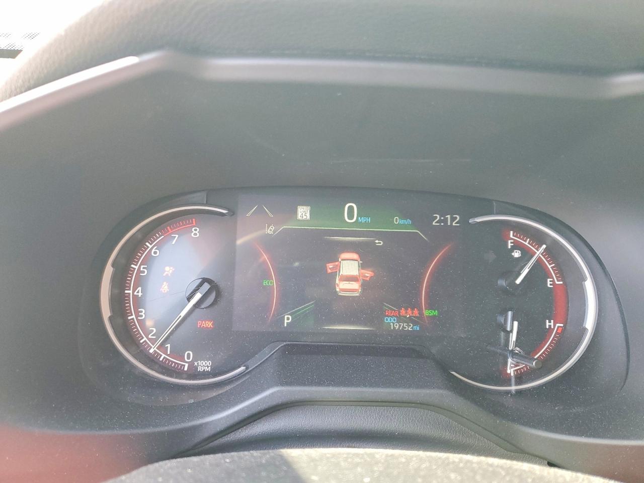 2024 TOYOTA RAV4 XLE PREMIUM photo 9