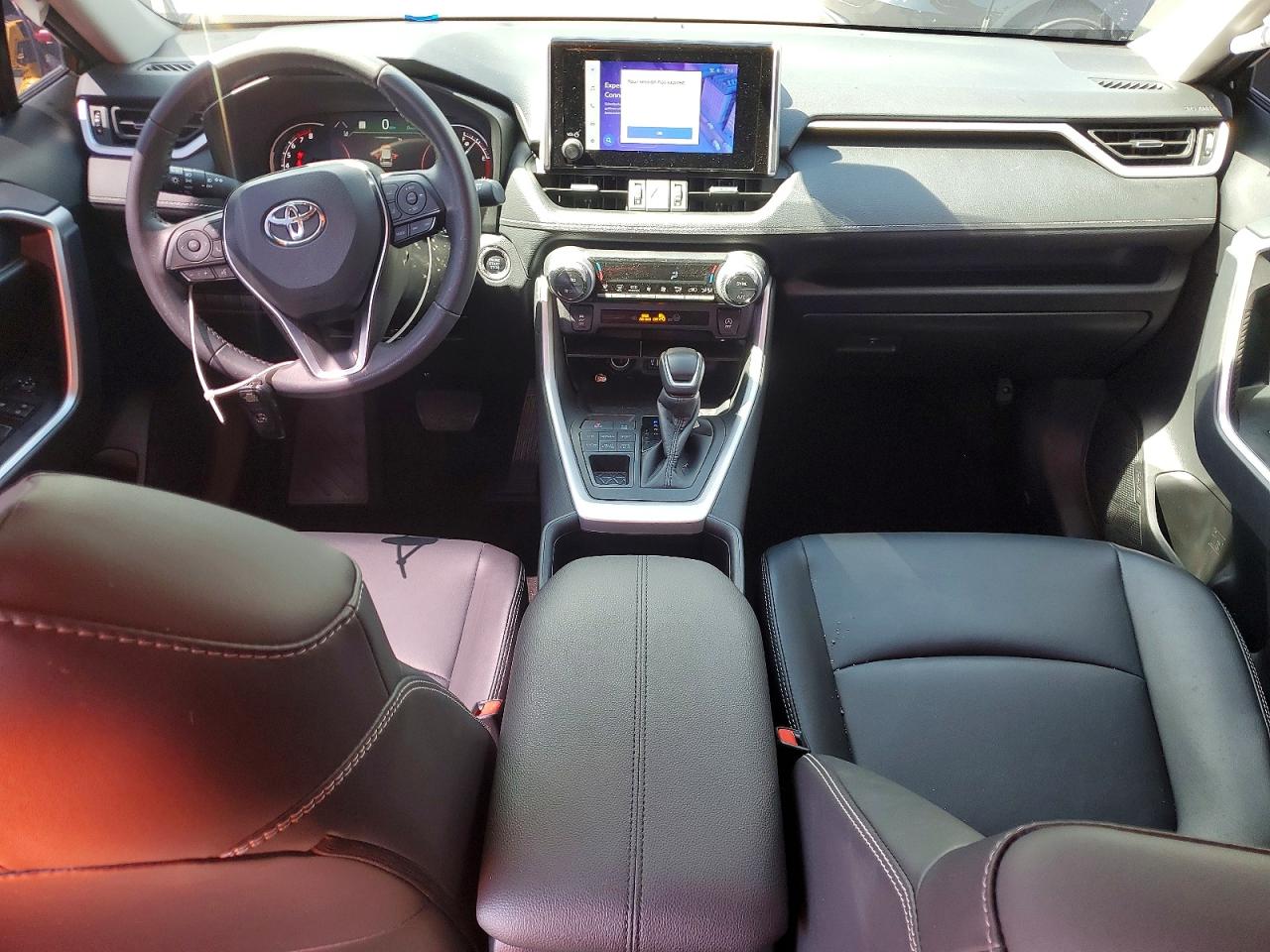 2024 TOYOTA RAV4 XLE PREMIUM photo 8