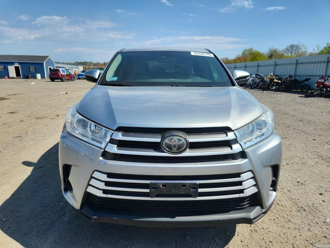 2017 TOYOTA HIGHLANDER LE photo 9