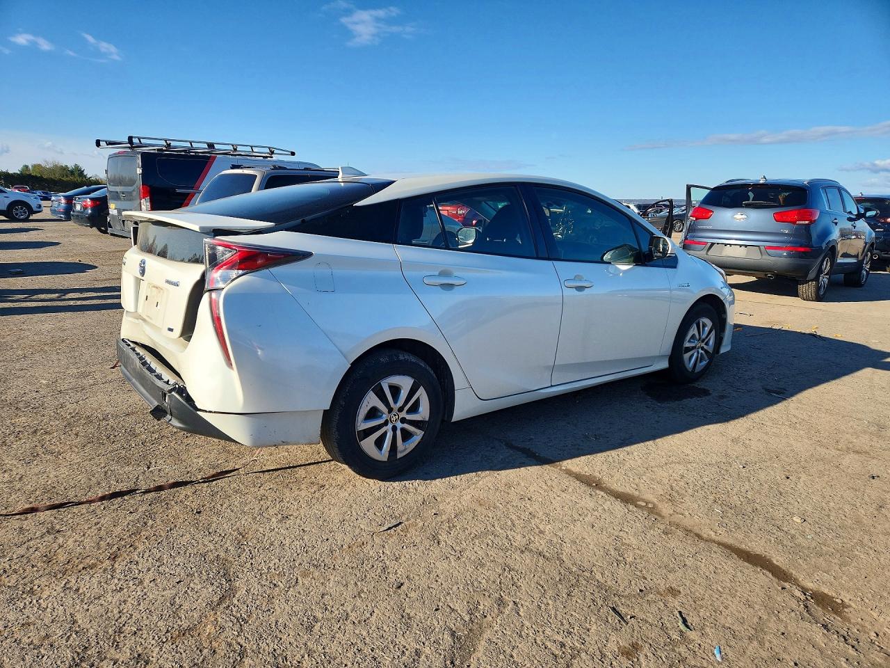 2016 TOYOTA PRIUS TWO ECO photo 5