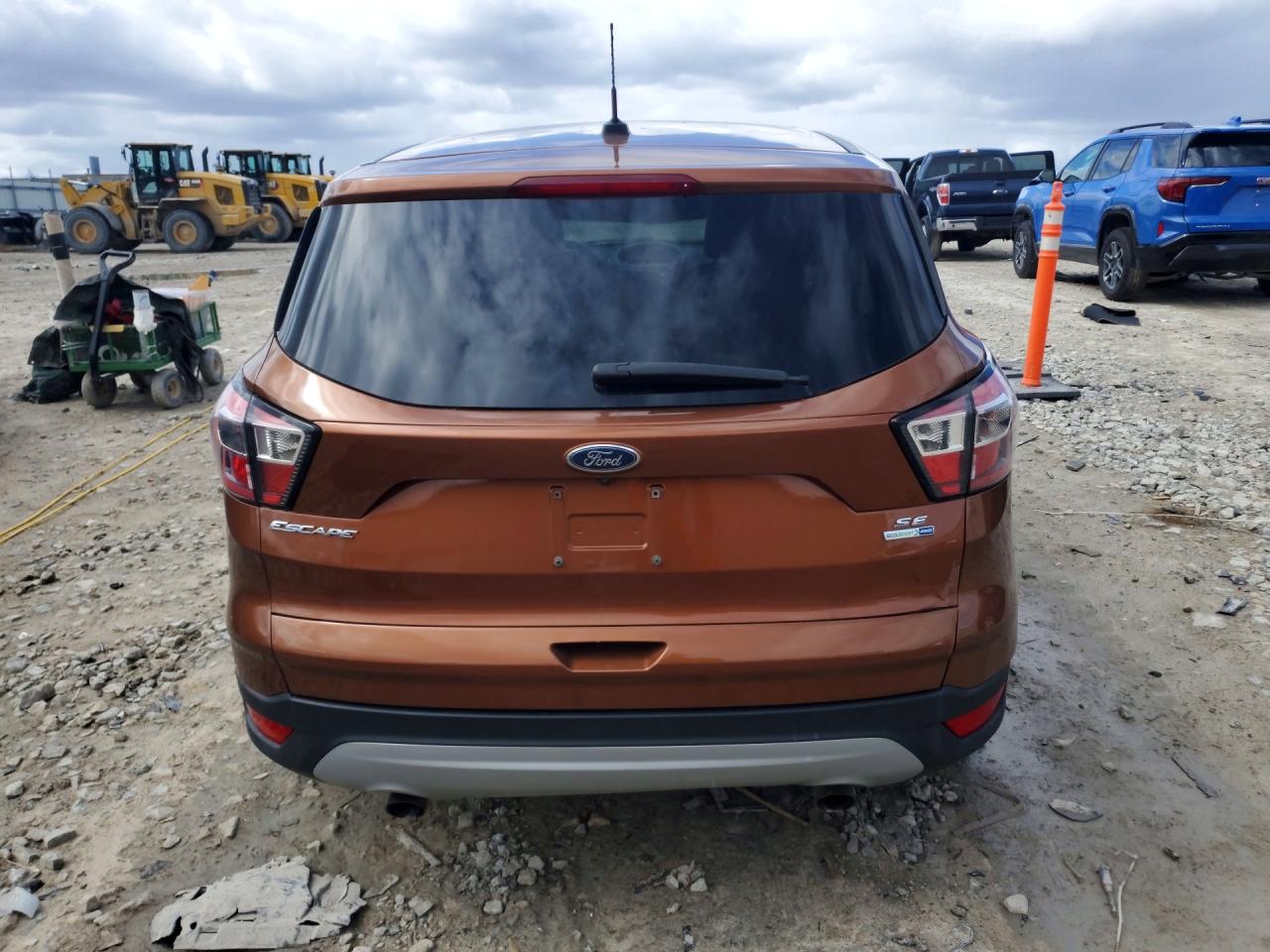 2017 FORD ESCAPE SE photo 6