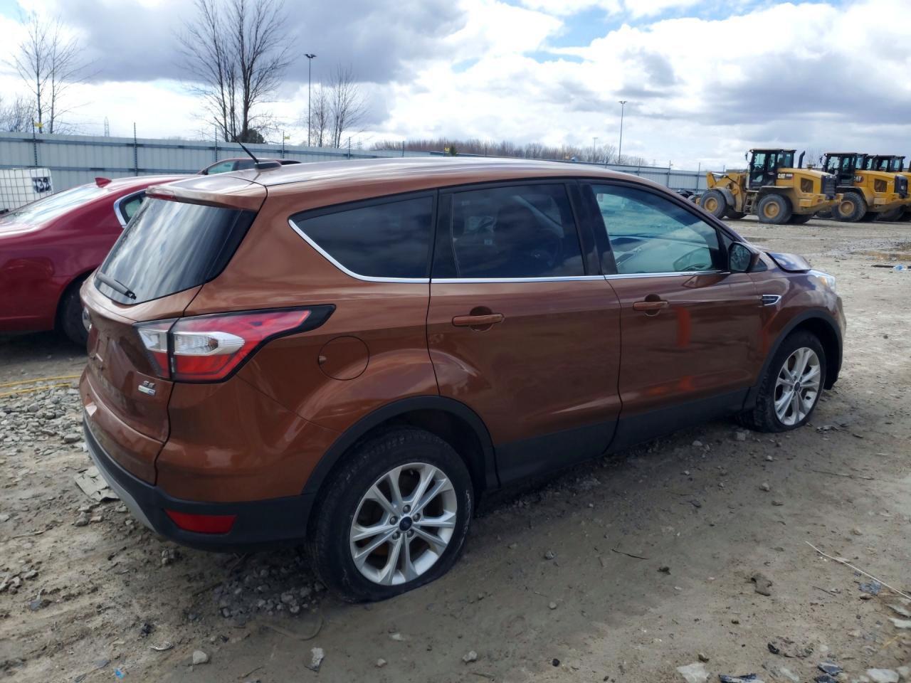 2017 FORD ESCAPE SE photo 3