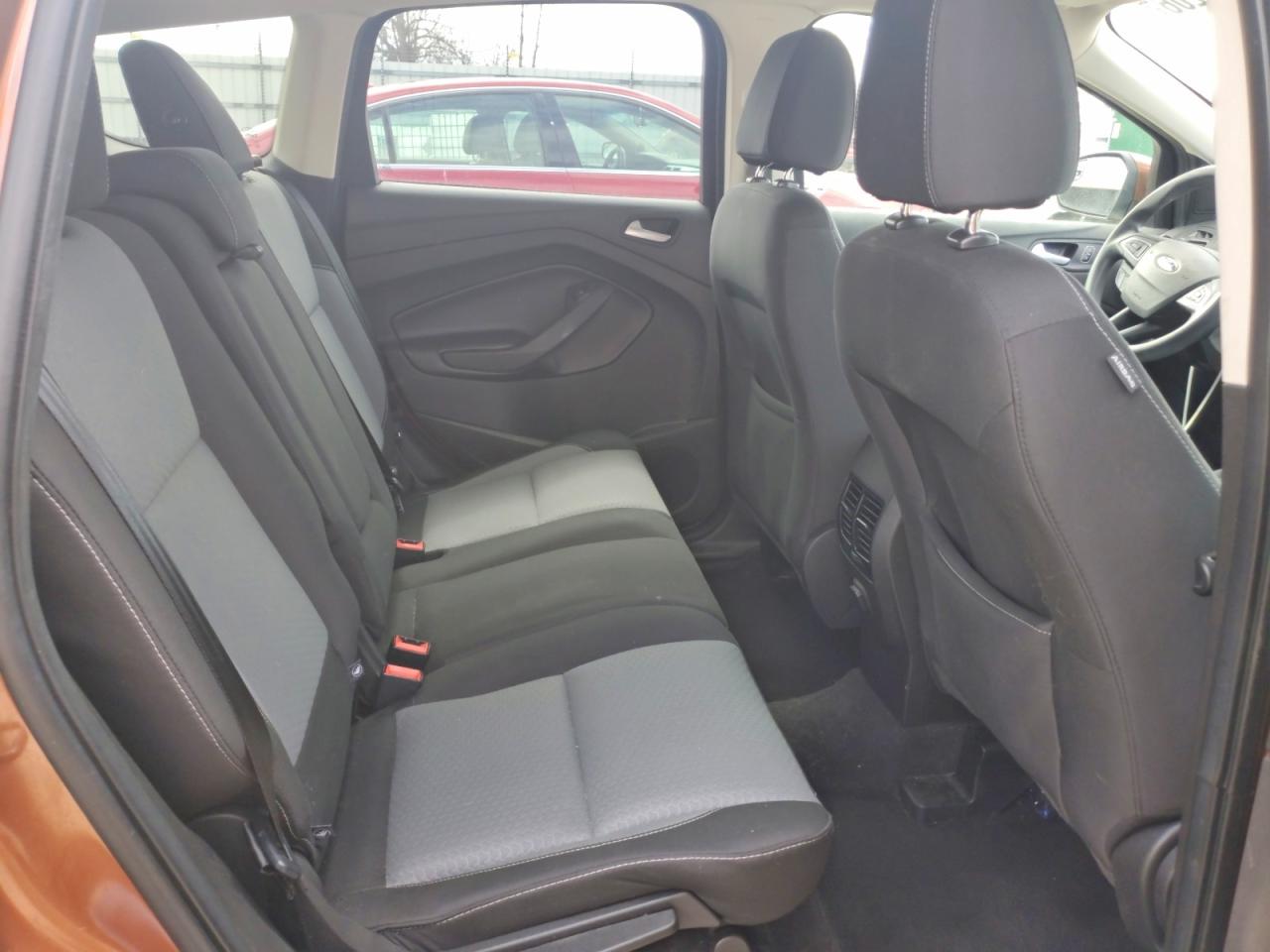 2017 FORD ESCAPE SE photo 11