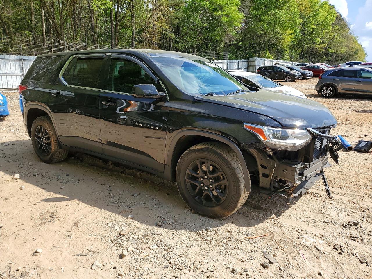 2019 CHEVROLET TRAVERSE LS photo 4