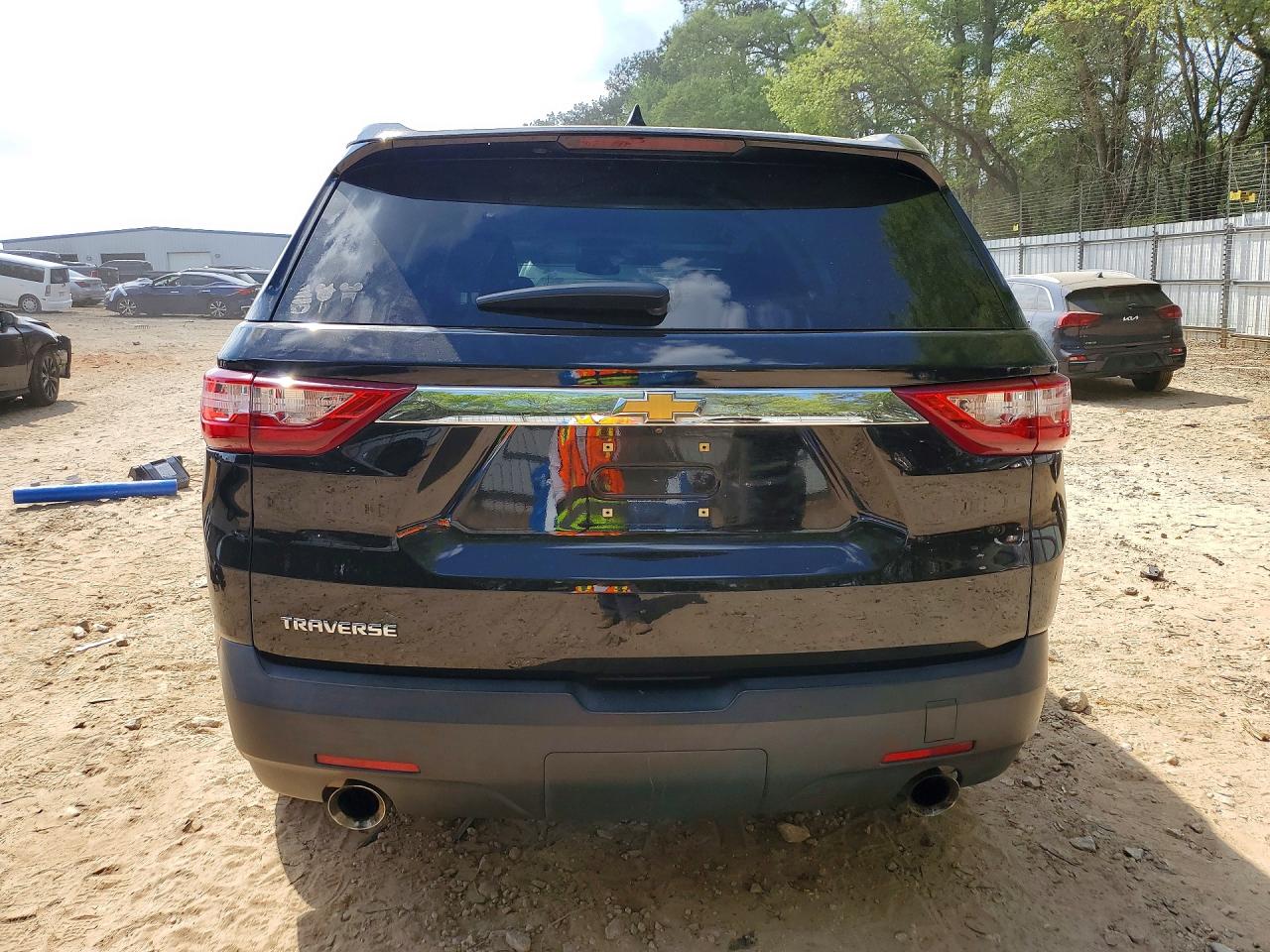 2019 CHEVROLET TRAVERSE LS photo 6