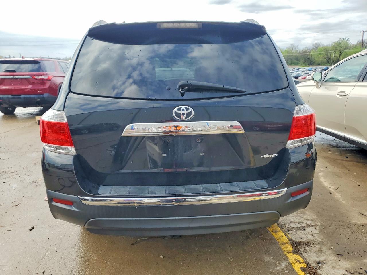 2012 TOYOTA HIGHLANDER SE photo 6