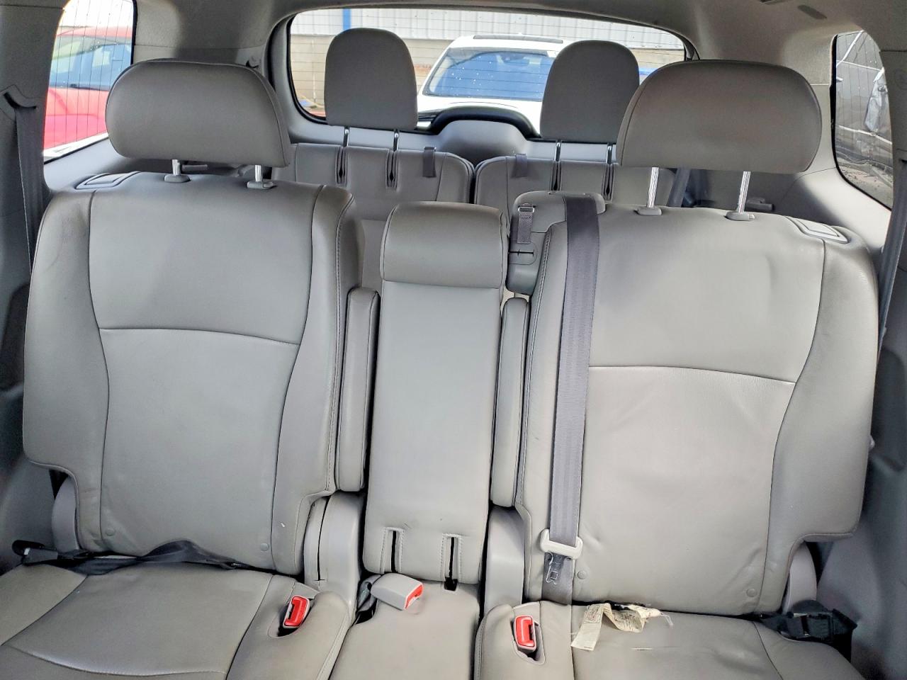 2012 TOYOTA HIGHLANDER SE photo 10